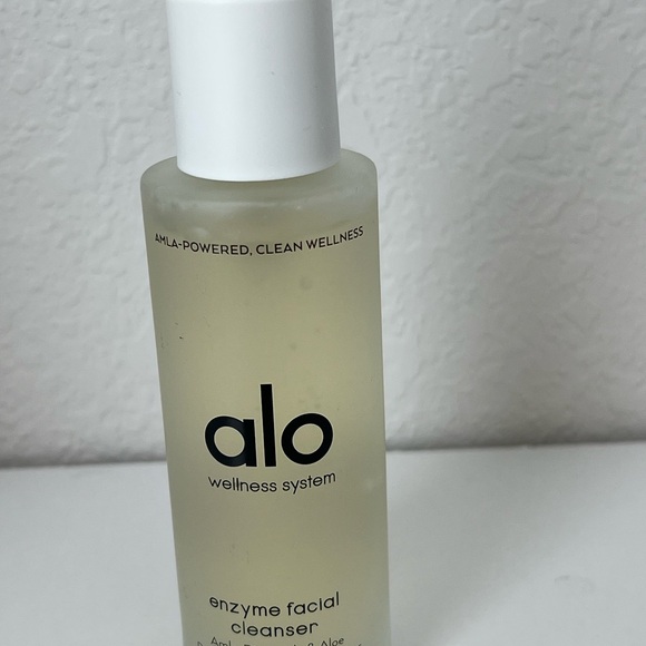 ALO Yoga Wellness System Box - Picture 6 of 7